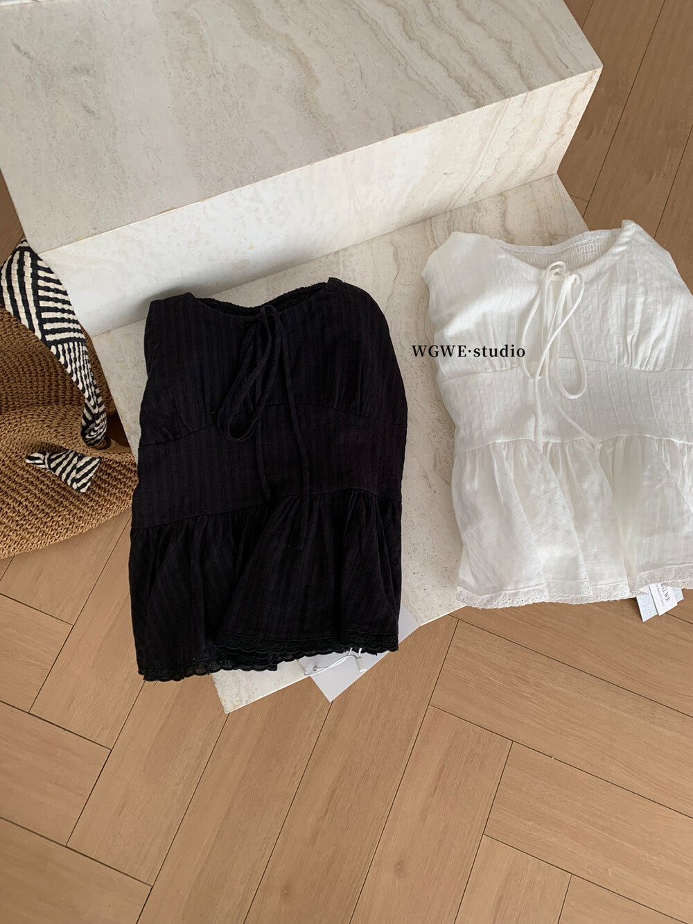French Ruffle Puff Sleeve Slim-Fit Crop Top