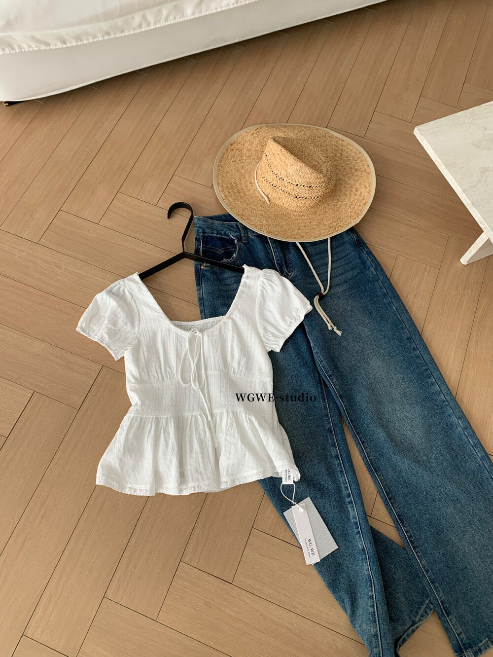 French Ruffle Puff Sleeve Slim-Fit Crop Top