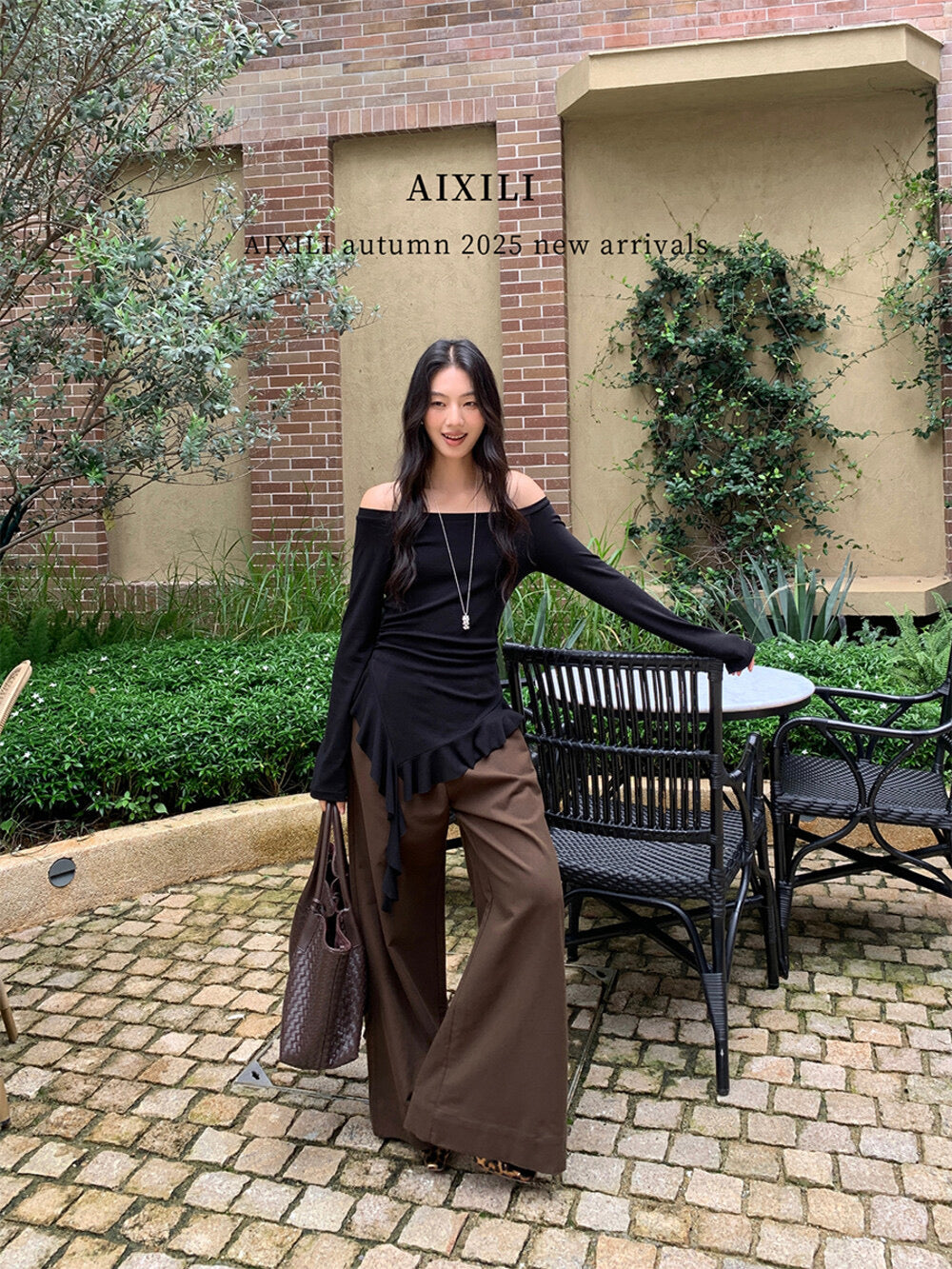 AIXILI Asymmetrical Hem Slim-Fit Knit Top