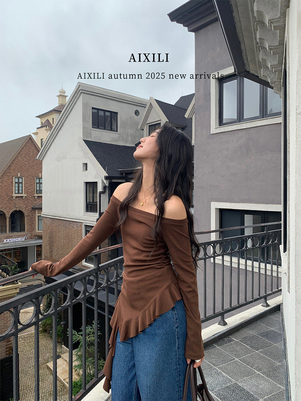 AIXILI Asymmetrical Hem Slim-Fit Knit Top