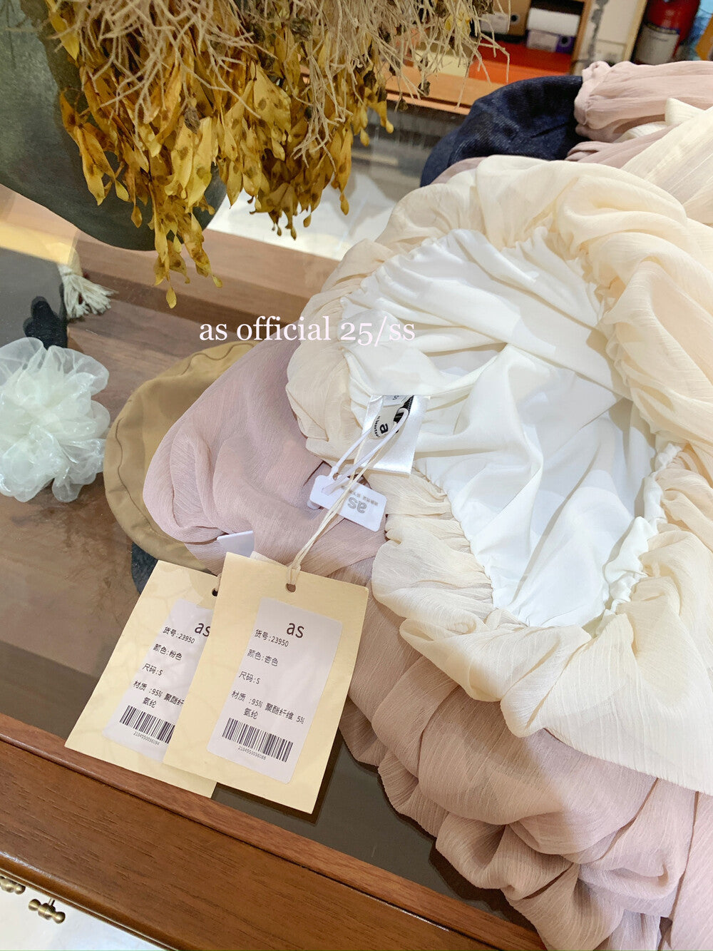 AS OFFICIAL Tie-Neck Off-Shoulder Puff Sleeve Top