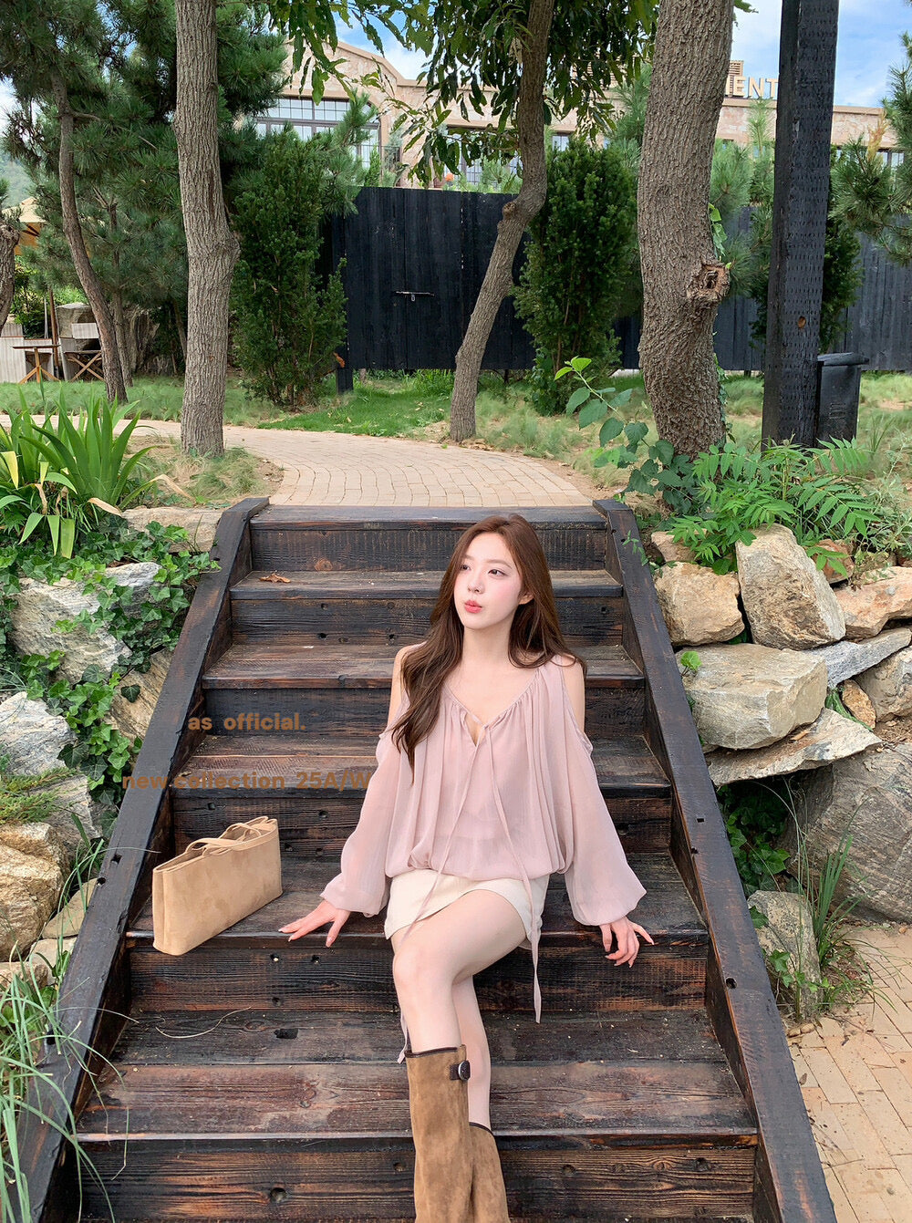 AS OFFICIAL Tie-Neck Off-Shoulder Puff Sleeve Top