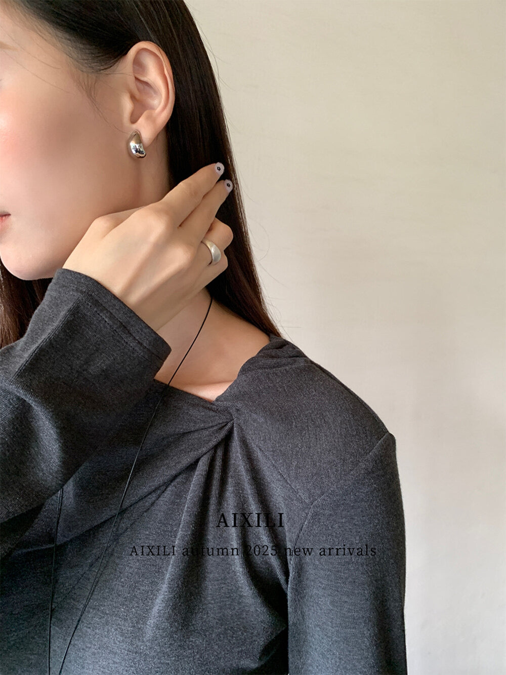 AIXILI Twist-Knot Asym Hem Slim Fit Knit Top