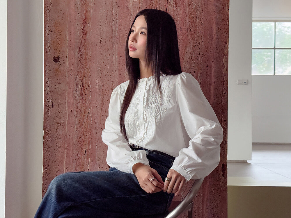 APXIVI Retro High-Waist Flared Hem Denim Pants