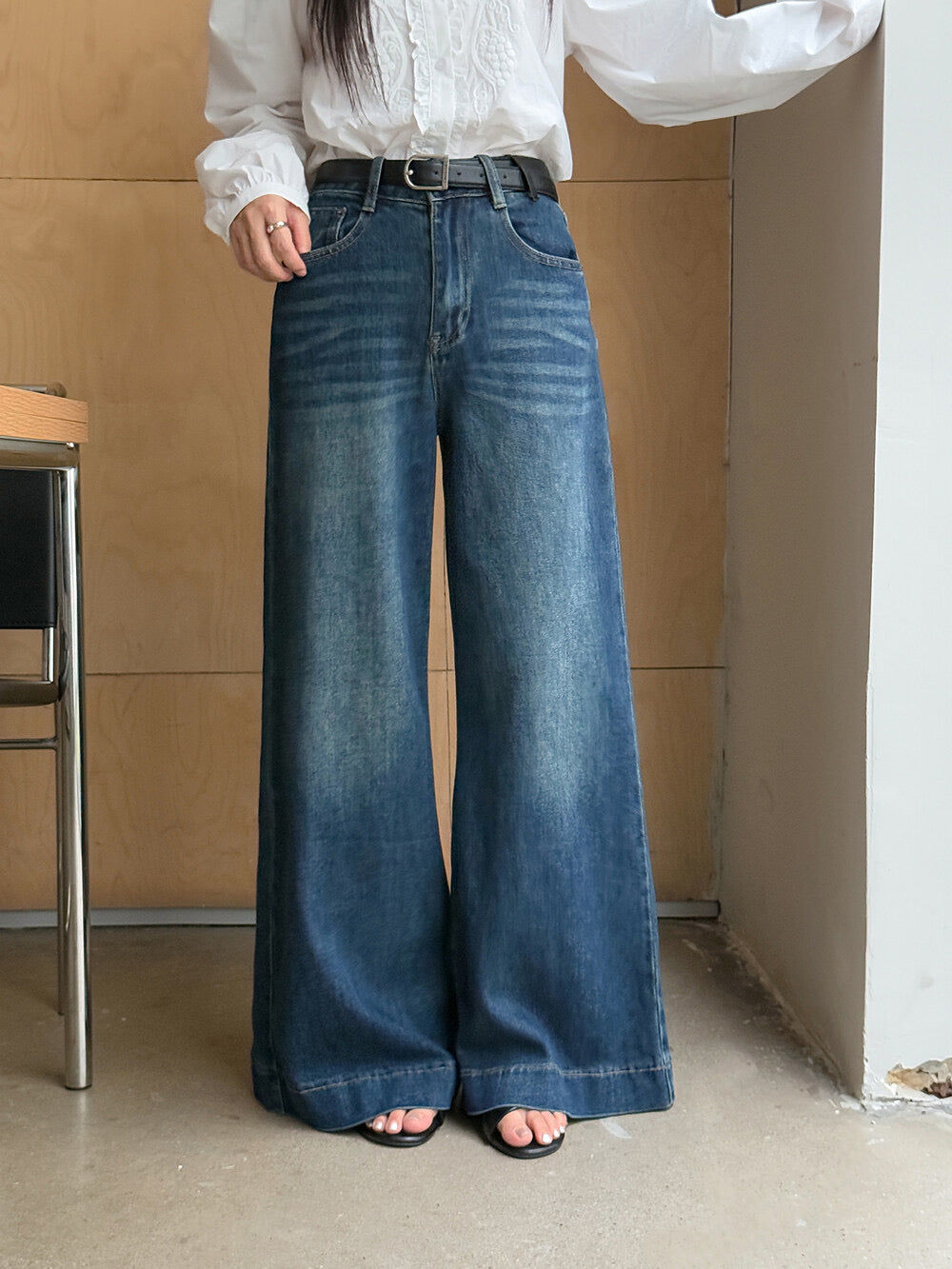 APXIVI Retro High-Waist Flared Hem Denim Pants