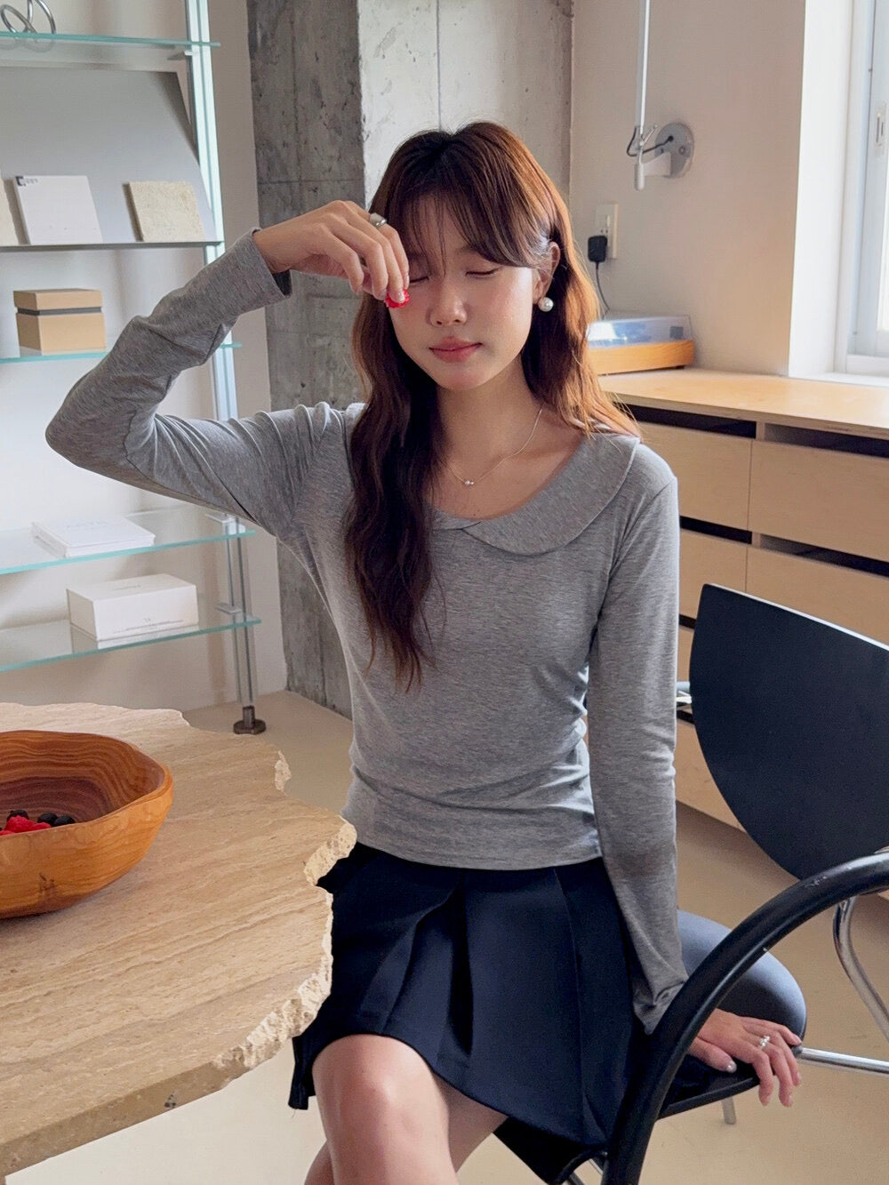 APXIVI Korean-Inspired Commuter Doll Collar Shoulder-Fit Long-Sleeve Tee