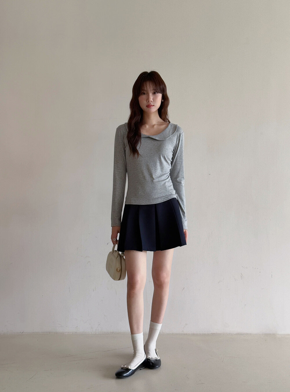 APXIVI Korean-Inspired Commuter Doll Collar Shoulder-Fit Long-Sleeve Tee