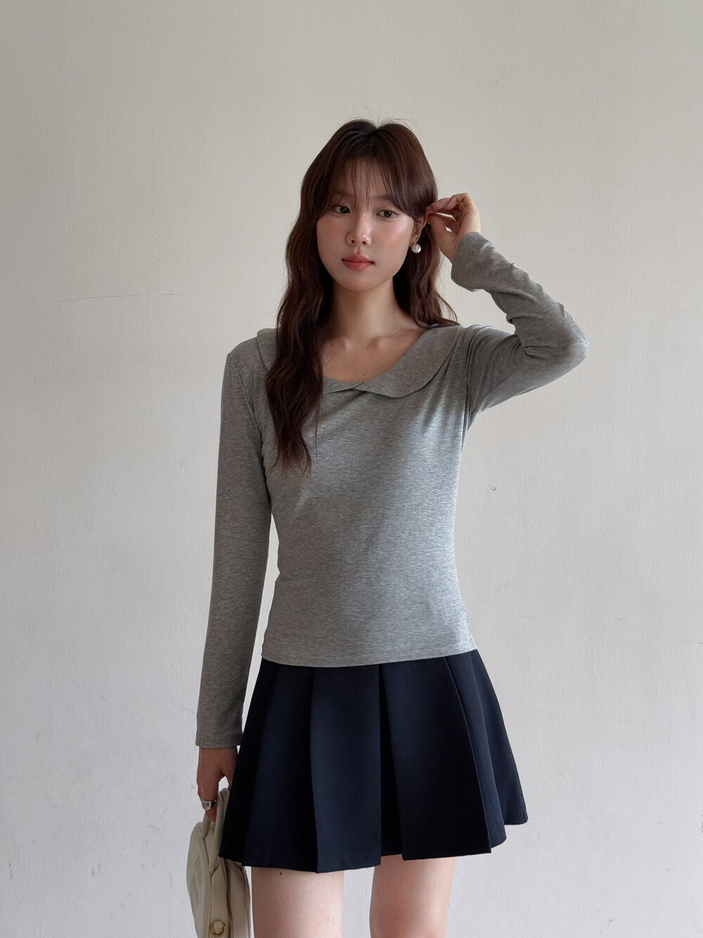 APXIVI Korean-Inspired Commuter Doll Collar Shoulder-Fit Long-Sleeve Tee