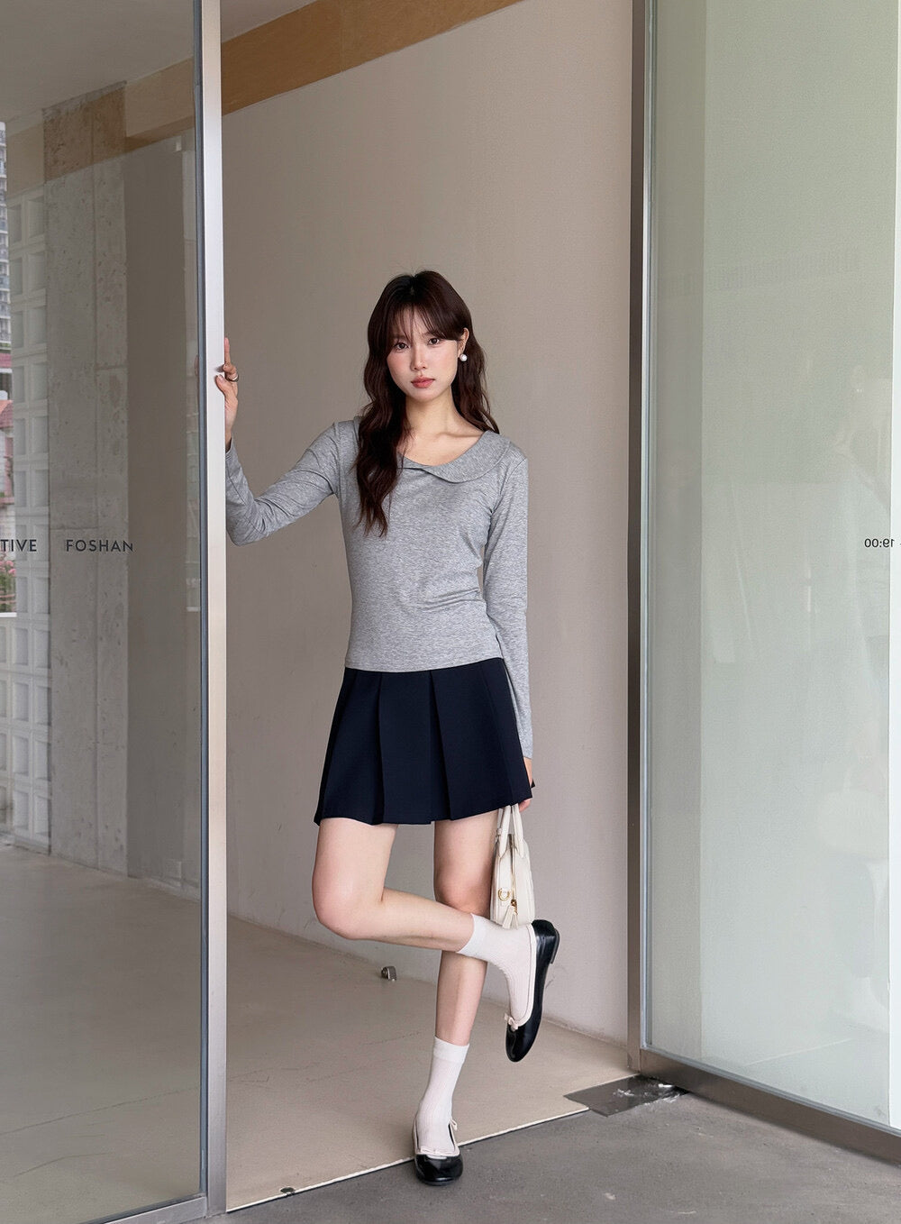 APXIVI Korean-Inspired Commuter Doll Collar Shoulder-Fit Long-Sleeve Tee