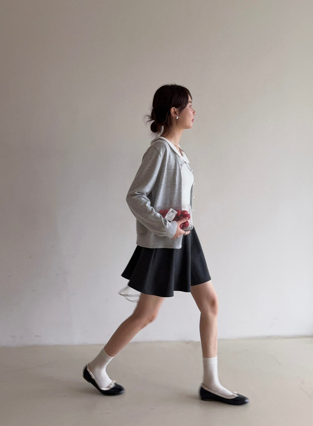 APXIVI Korean-Inspired Commuter Doll Collar Shoulder-Fit Long-Sleeve Tee