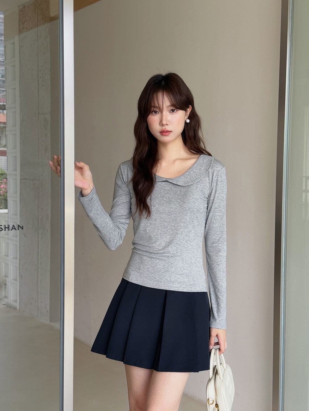 APXIVI Korean-Inspired Commuter Doll Collar Shoulder-Fit Long-Sleeve Tee