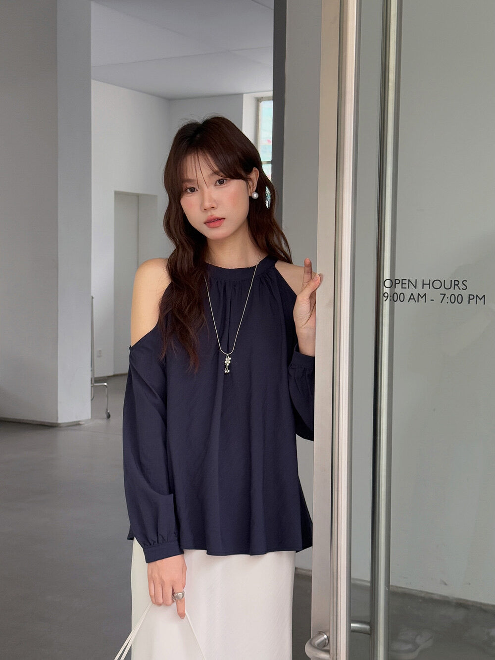 APXIVI Halter Off-Shoulder Design Shirt