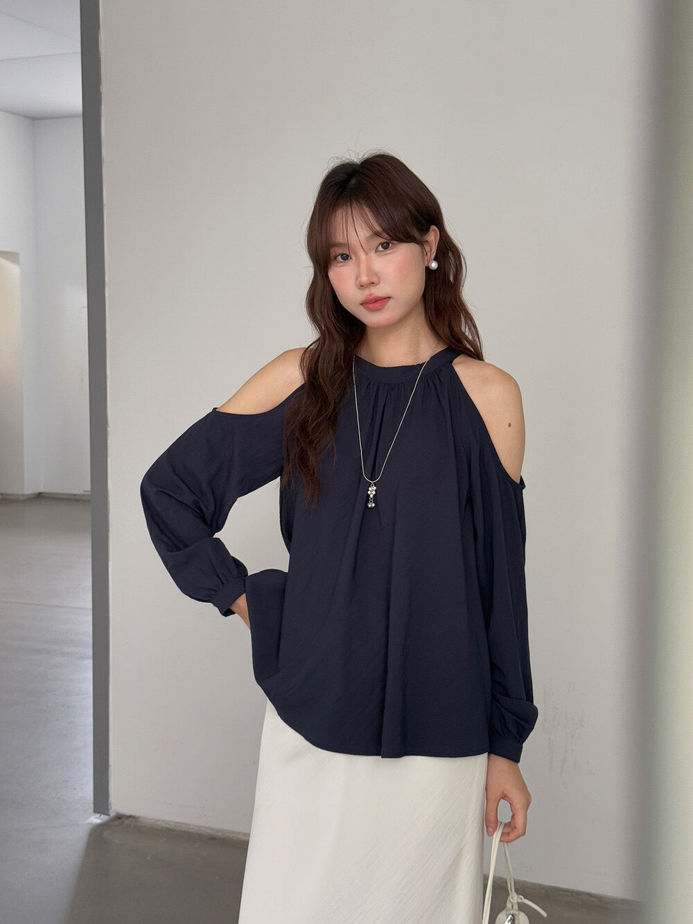 APXIVI Halter Off-Shoulder Design Shirt