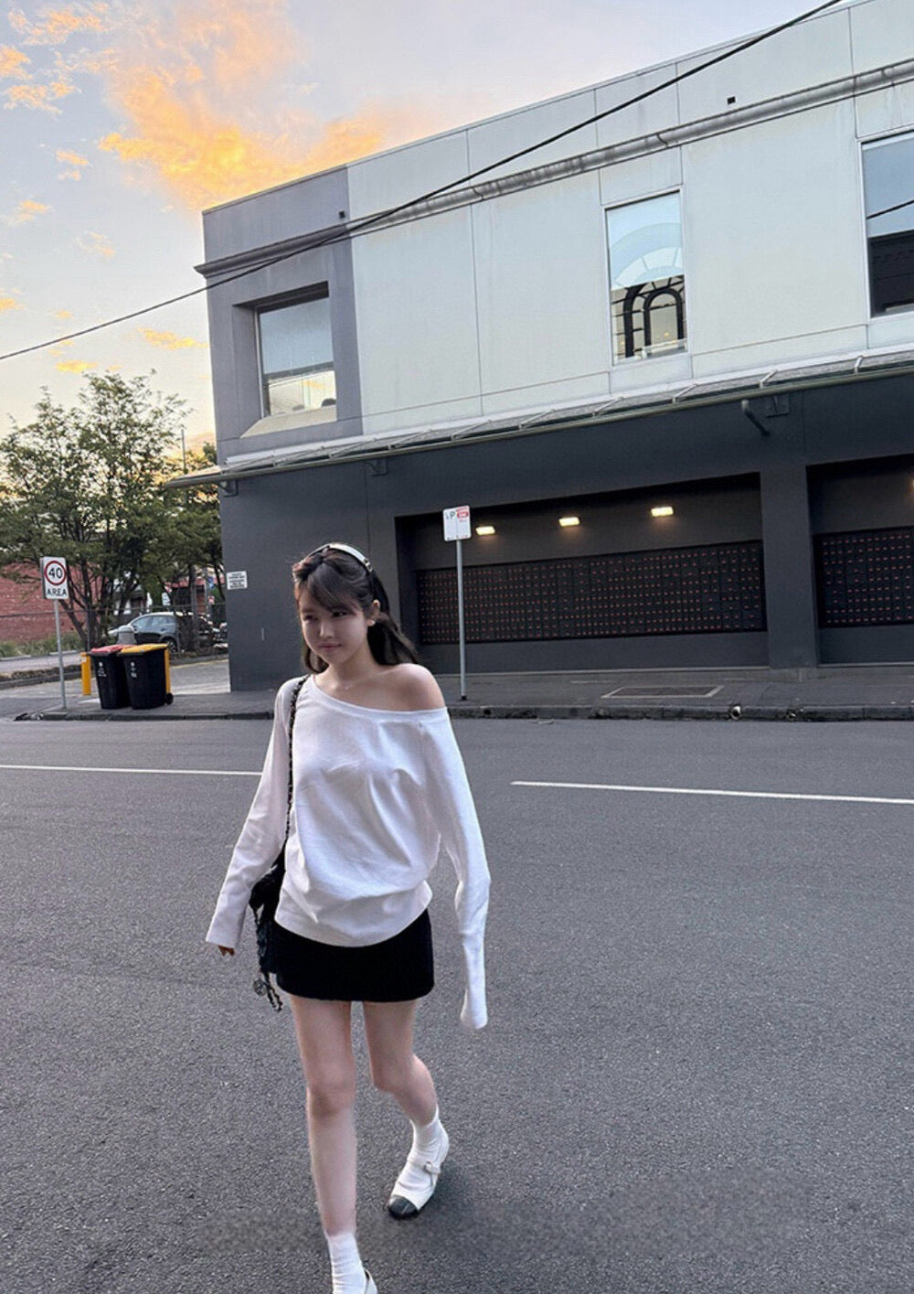 WGWE Off-Shoulder Slouchy Loose Long Sleeve Tee