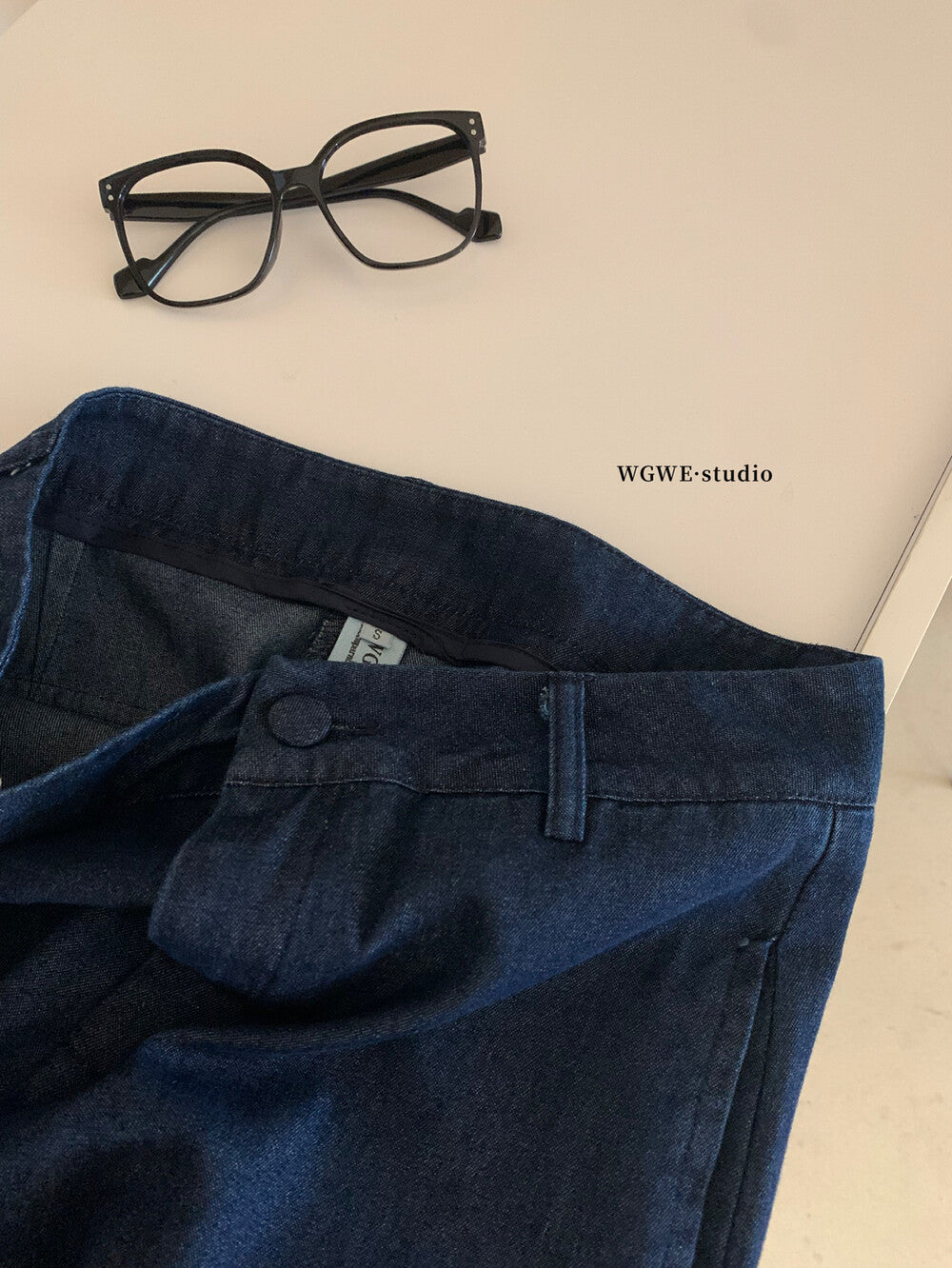 WGWE Minimalist Luxe Off-Shoulder Top + Relaxed Wide-Leg Pants Set