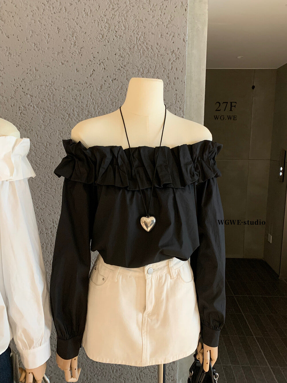 WGWE Off-Shoulder Lantern Sleeve Blouse