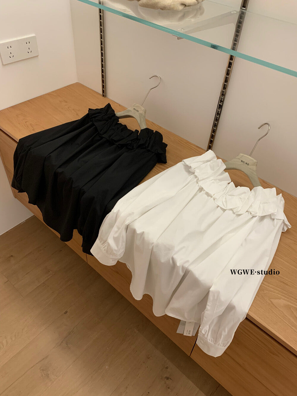 WGWE Off-Shoulder Lantern Sleeve Blouse