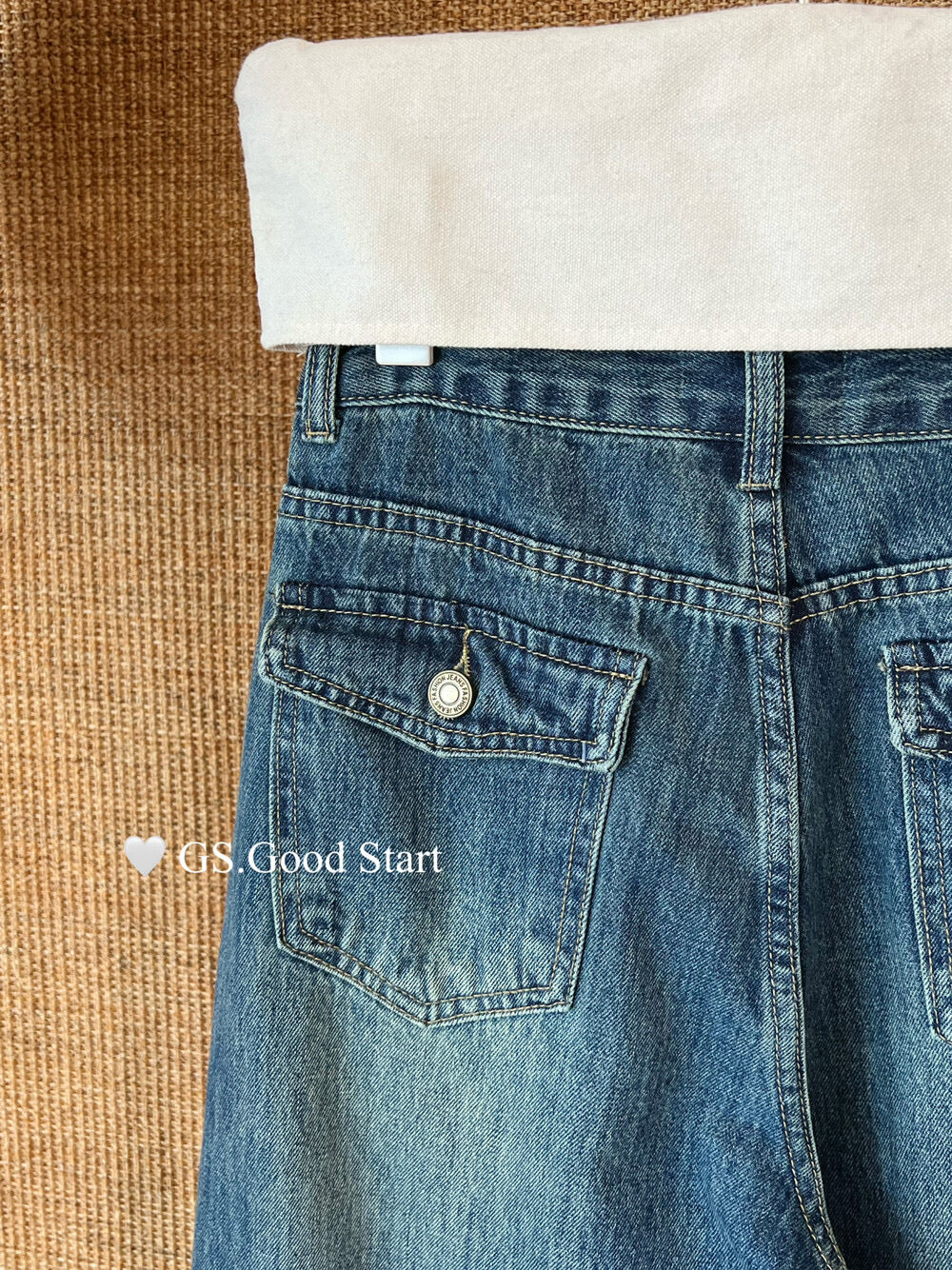GS.GOOD START Retro Cat-Scratch Wash Straight-Leg Jeans