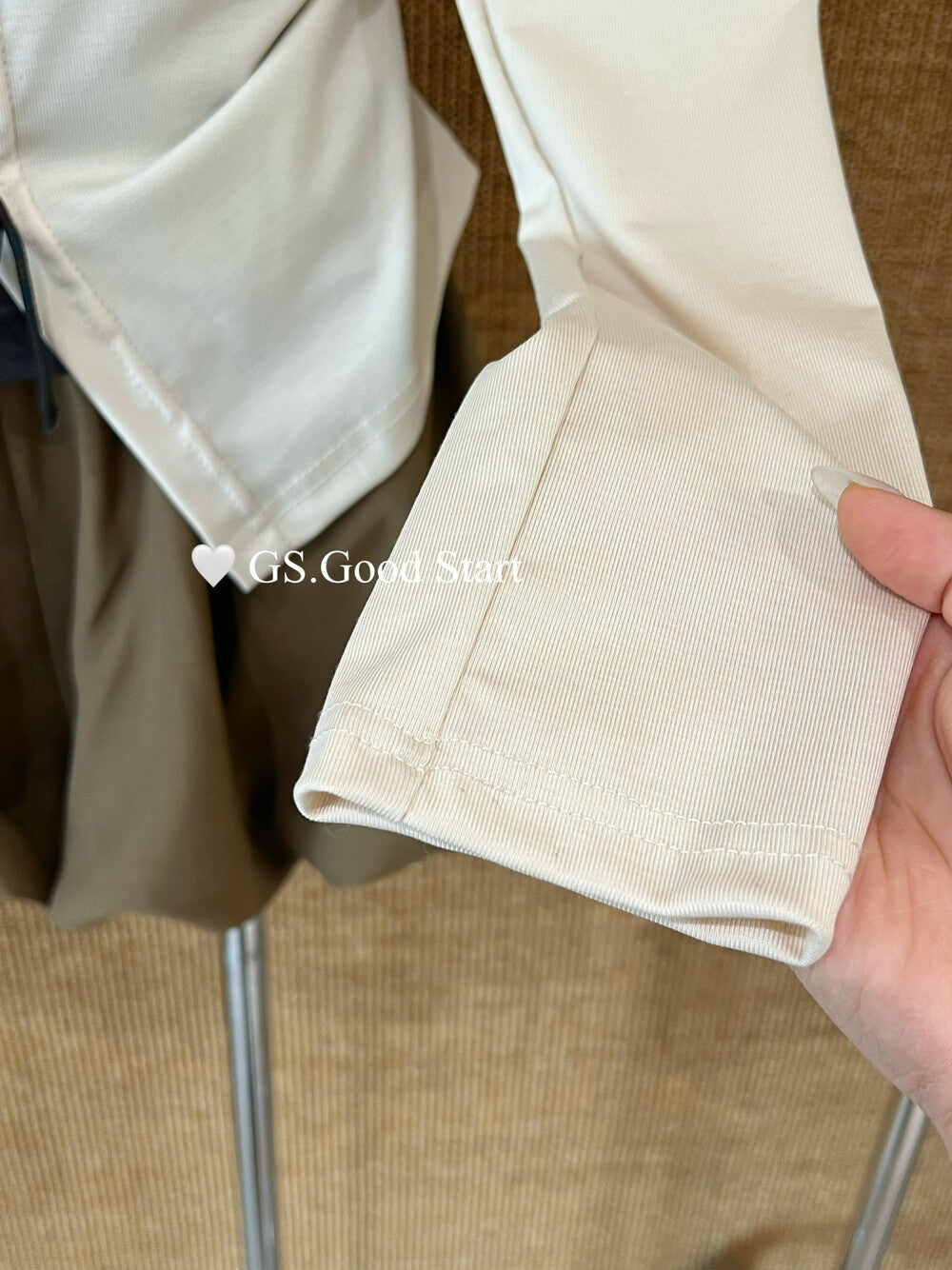 GS.GOOD START Contrast Bow Faux Two-Piece Top
