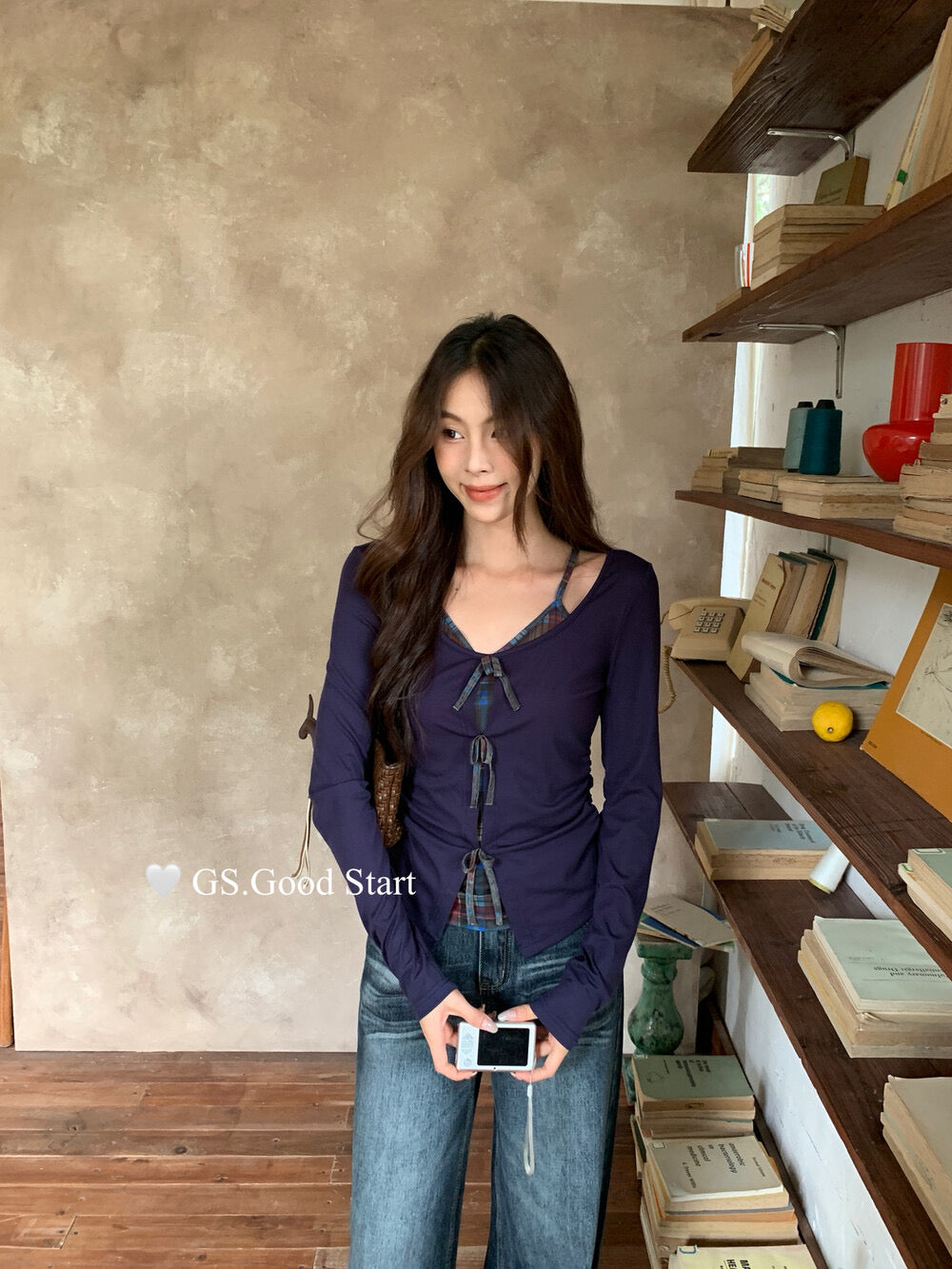 GS.GOOD START Contrast Bow Faux Two-Piece Top