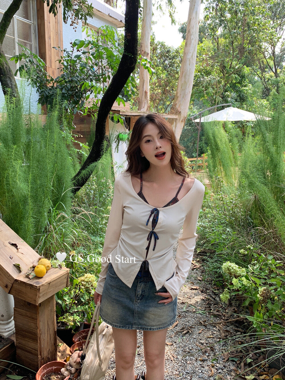 GS.GOOD START Contrast Bow Faux Two-Piece Top