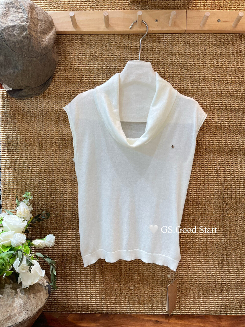 GS.GOOD START Elegant Drape-Neck Sleeveless Knit Vest