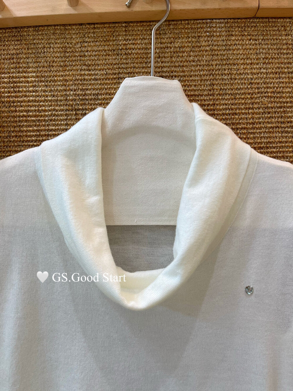 GS.GOOD START Elegant Drape-Neck Sleeveless Knit Vest