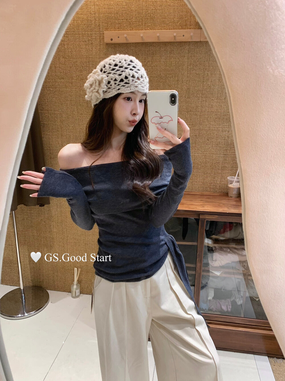 GS.GOOD START Off-Shoulder Tie-Up Knit Top