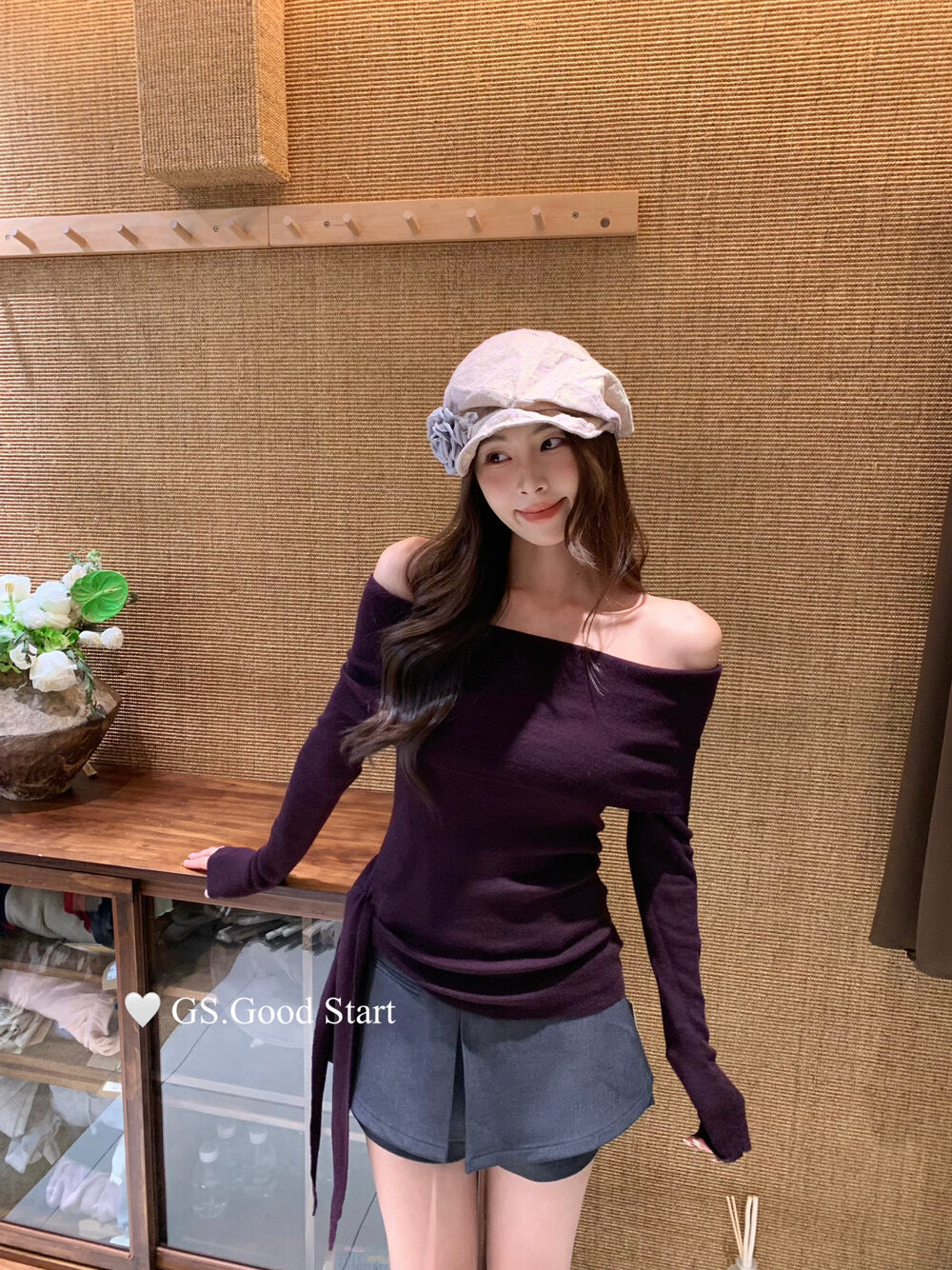GS.GOOD START Off-Shoulder Tie-Up Knit Top