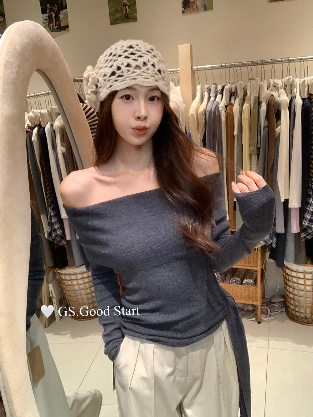 GS.GOOD START Off-Shoulder Tie-Up Knit Top