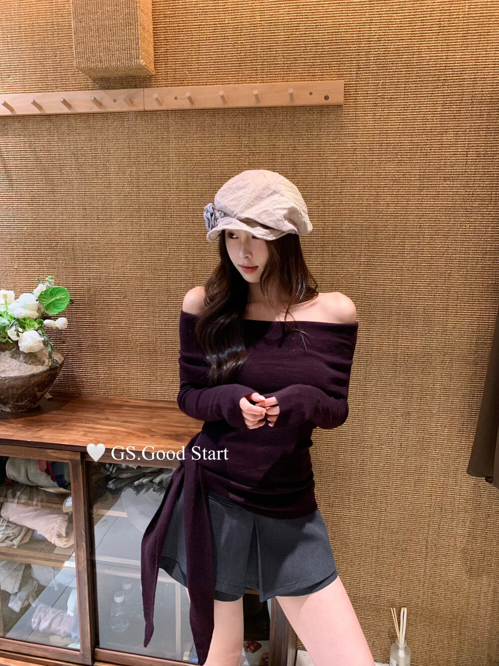 GS.GOOD START Off-Shoulder Tie-Up Knit Top