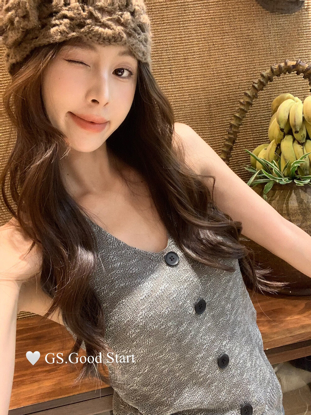 GS.GOOD START Halter Neck Pure Desire Tank Top
