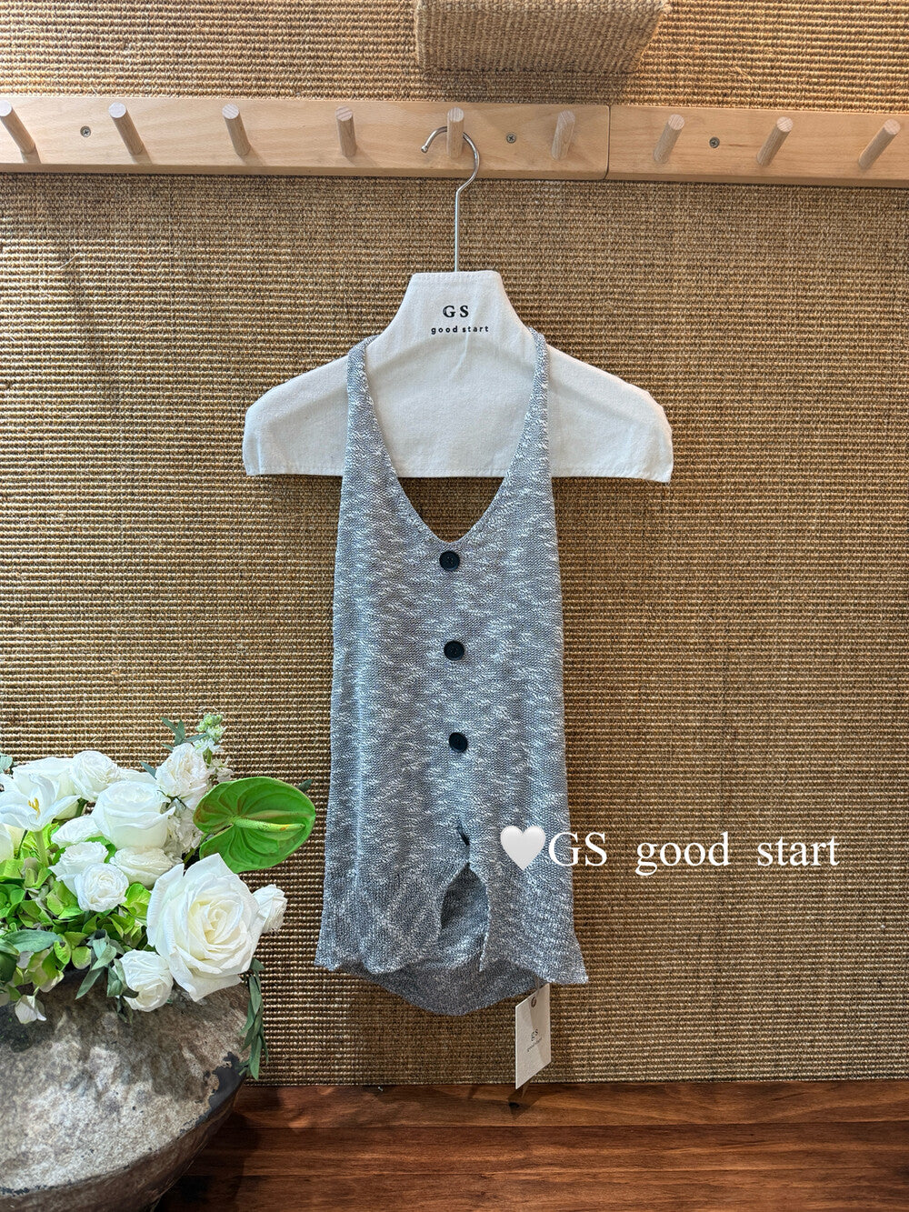 GS.GOOD START Halter Neck Pure Desire Tank Top