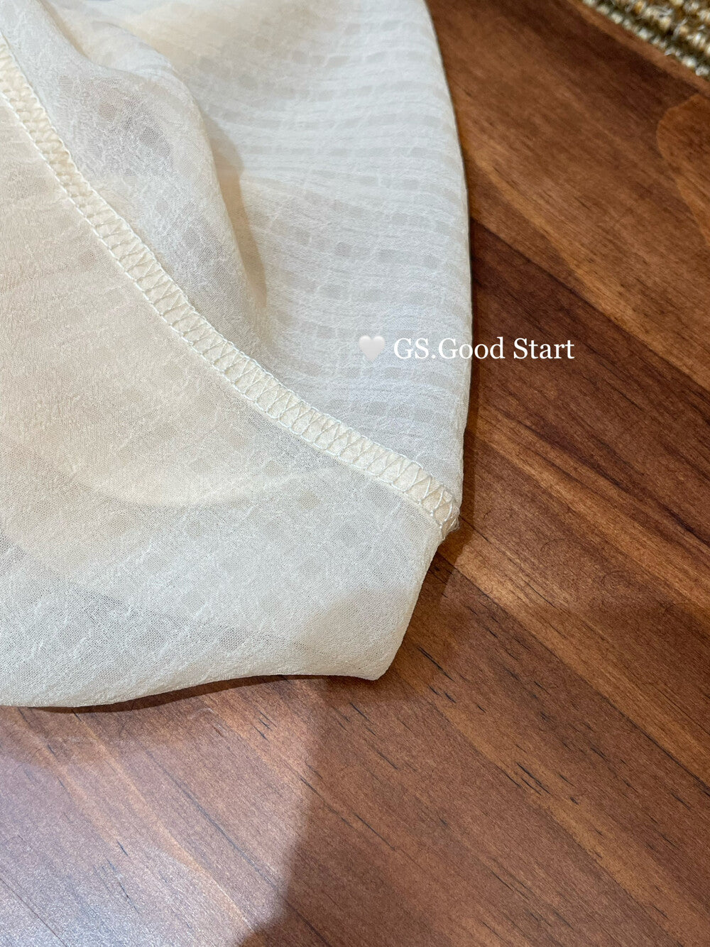 GS.GOOD START Paris Runway One-Sleeve Asymmetrical Top