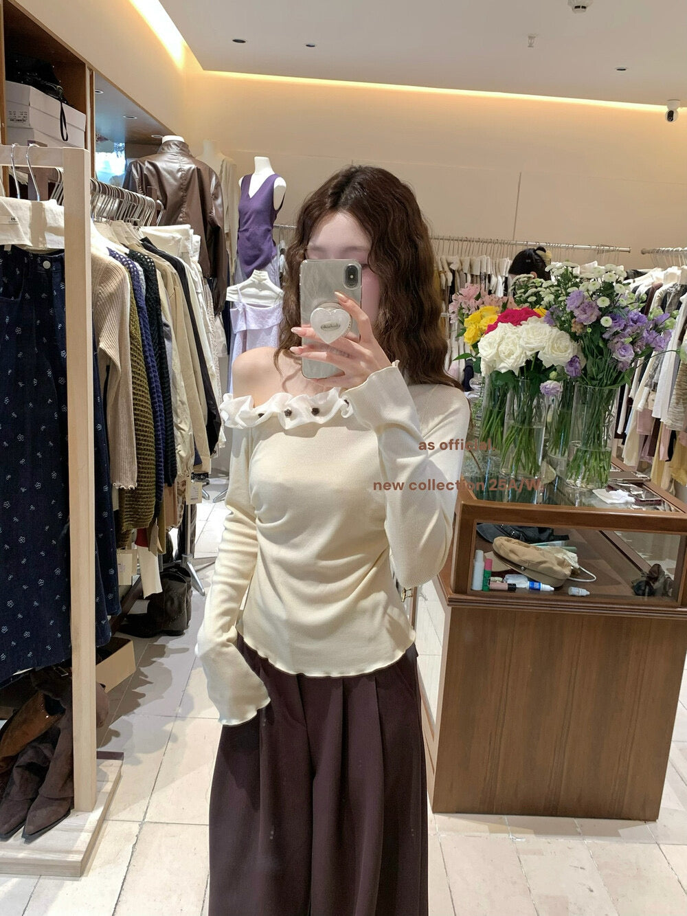 AS OFFICIAL Cloud-Feel 3D Floral Asymmetrical Shoulder Top