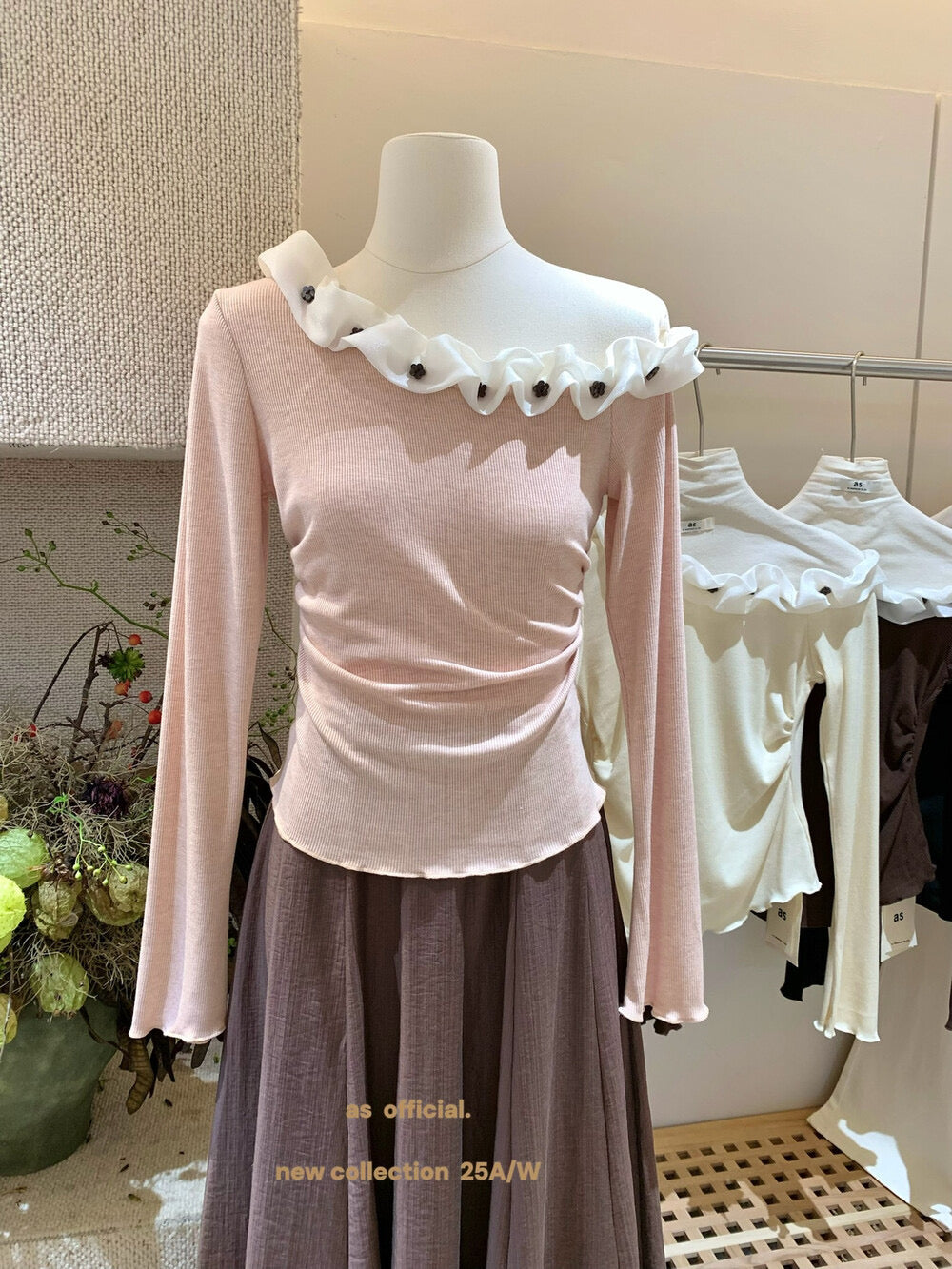AS OFFICIAL Cloud-Feel 3D Floral Asymmetrical Shoulder Top