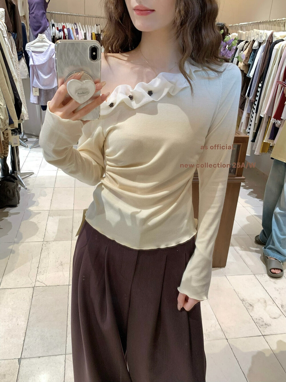 AS OFFICIAL Cloud-Feel 3D Floral Asymmetrical Shoulder Top