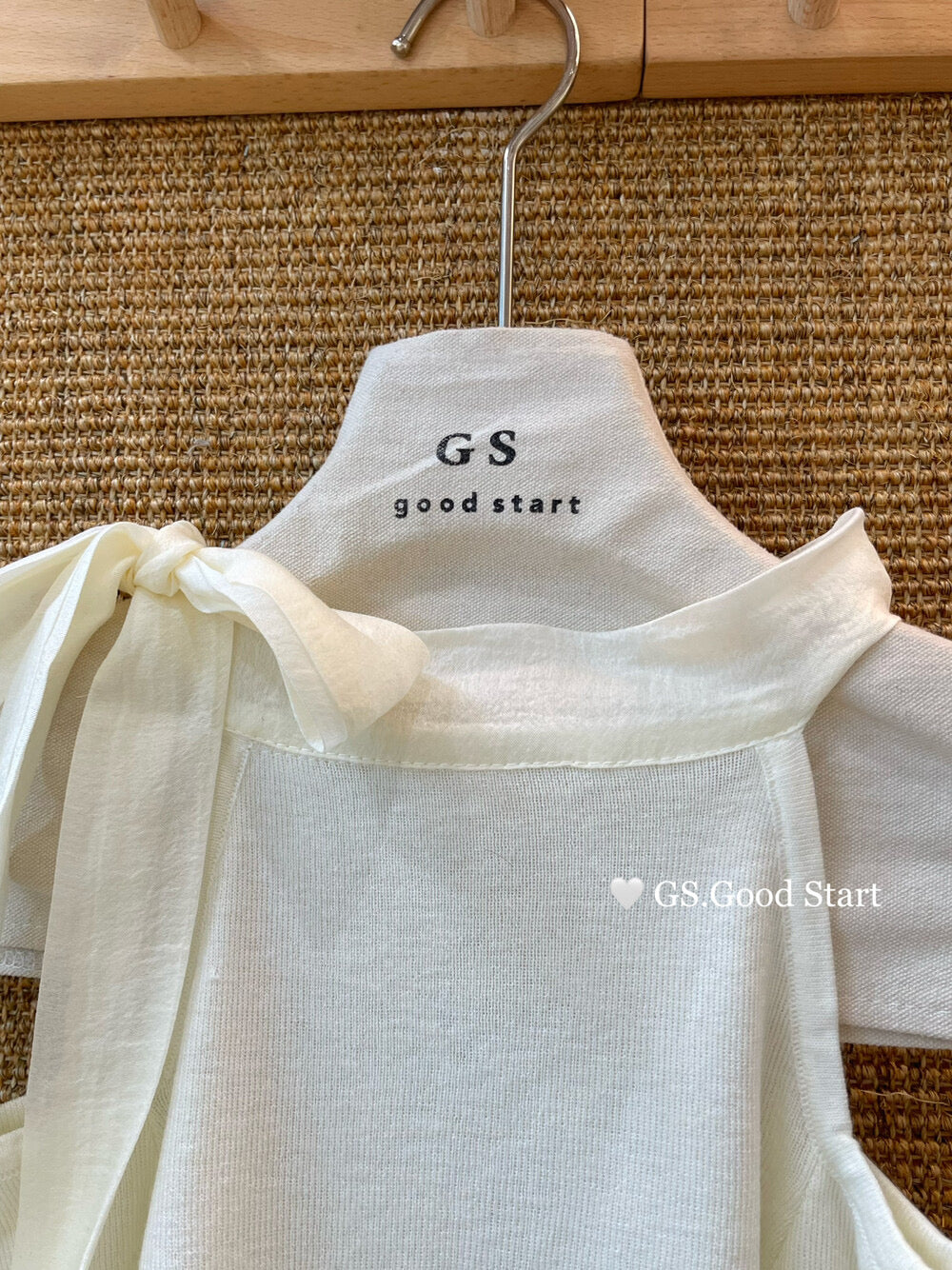 Sweet Bow Off-Shoulder Knit Top