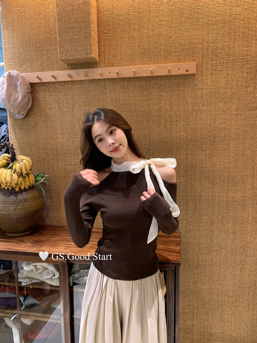 Sweet Bow Off-Shoulder Knit Top