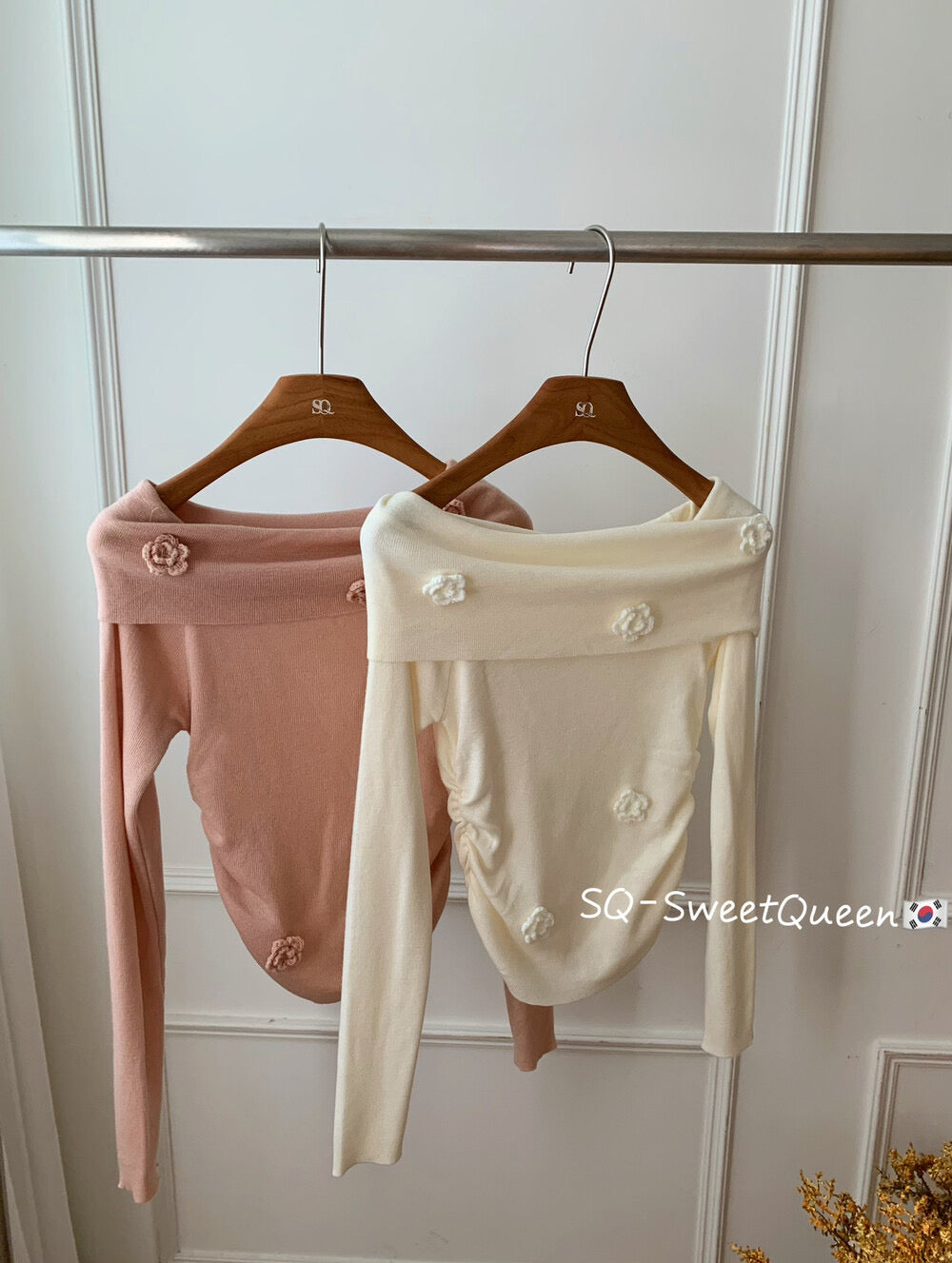 Romantic Trap Off-Shoulder Jacquard Knit Top