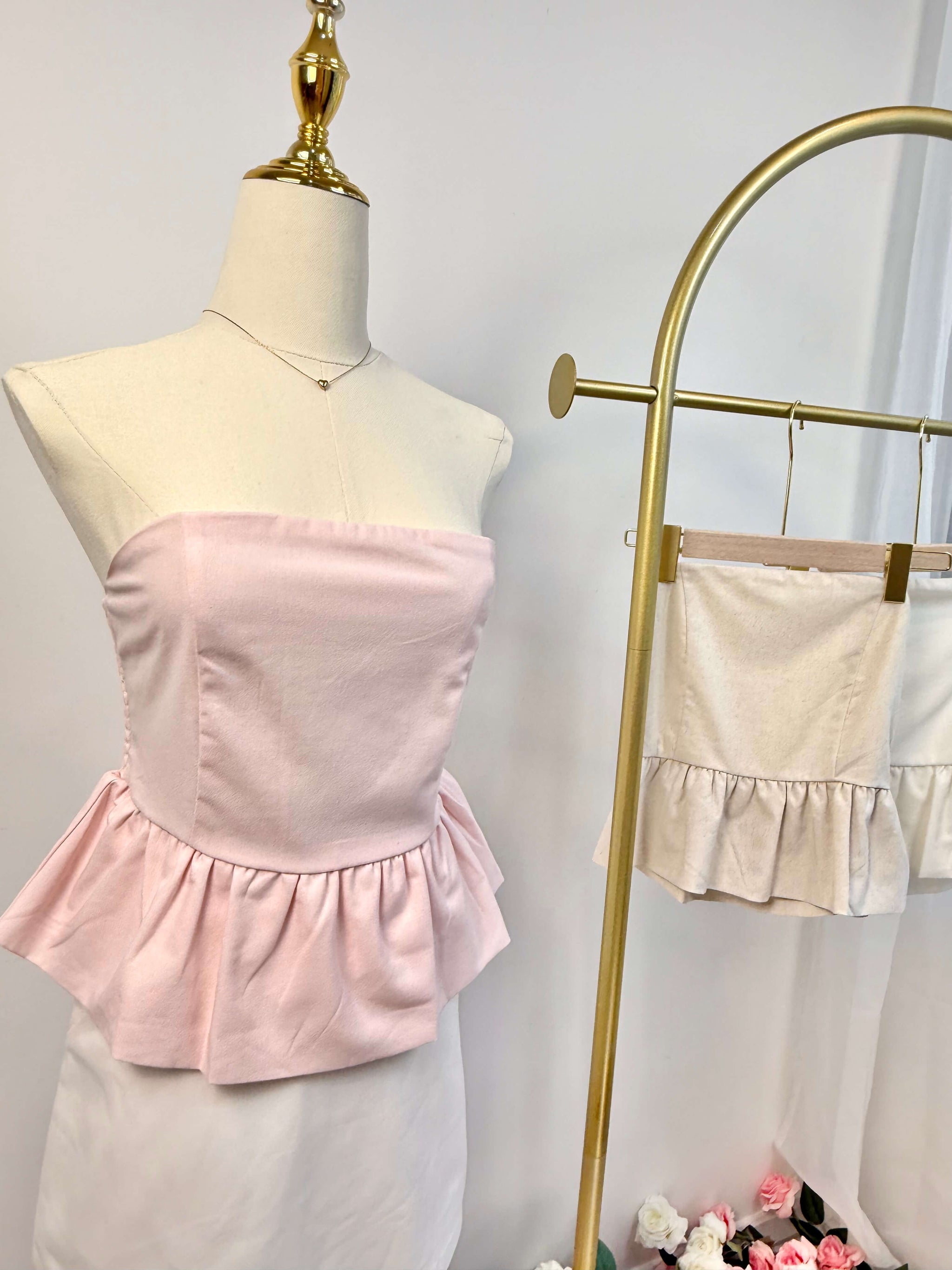 Ruffle Hem Linen Tube Top