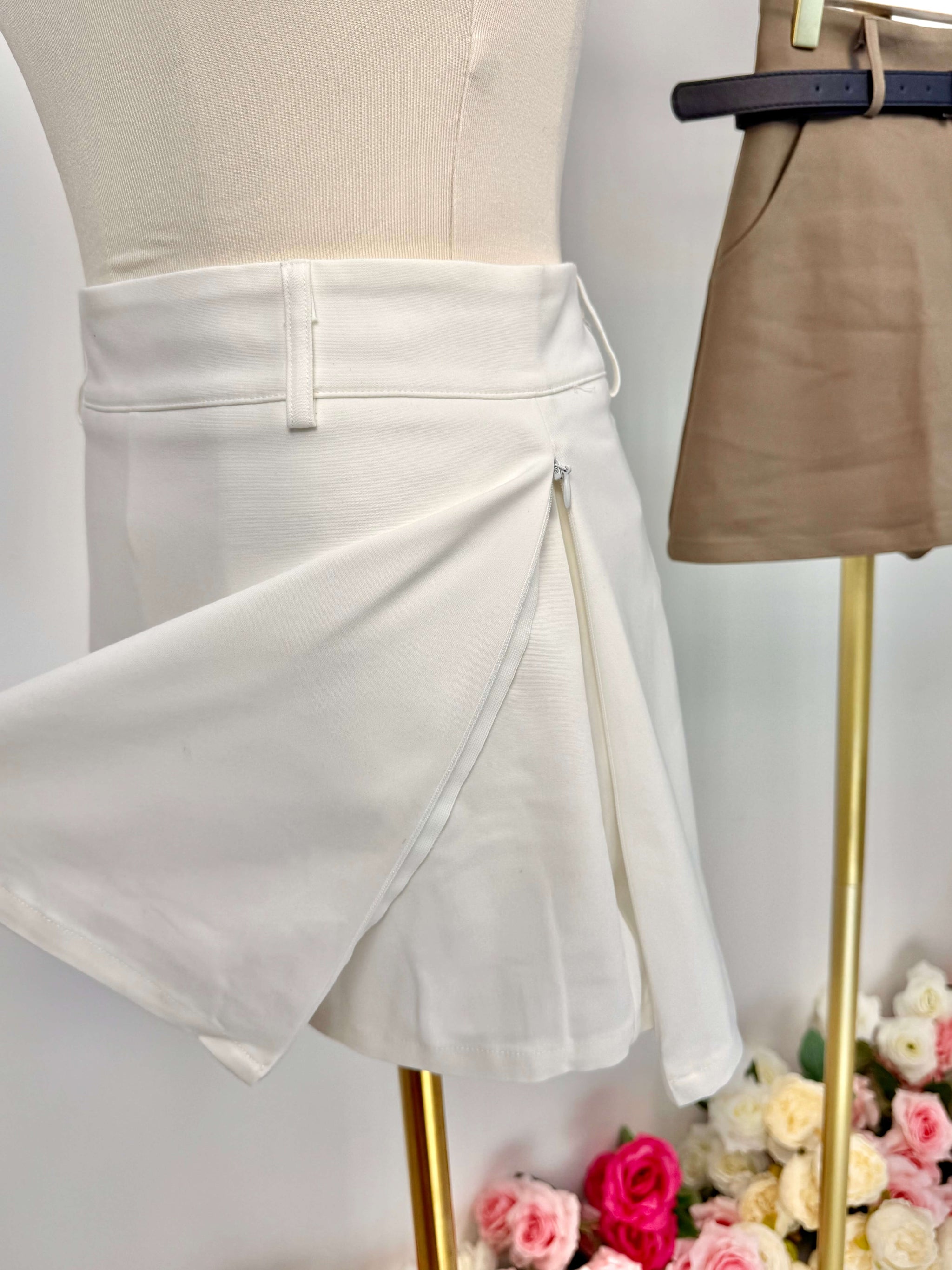 Classic High Waist A-Line Side Zipper Skort (With Belt)