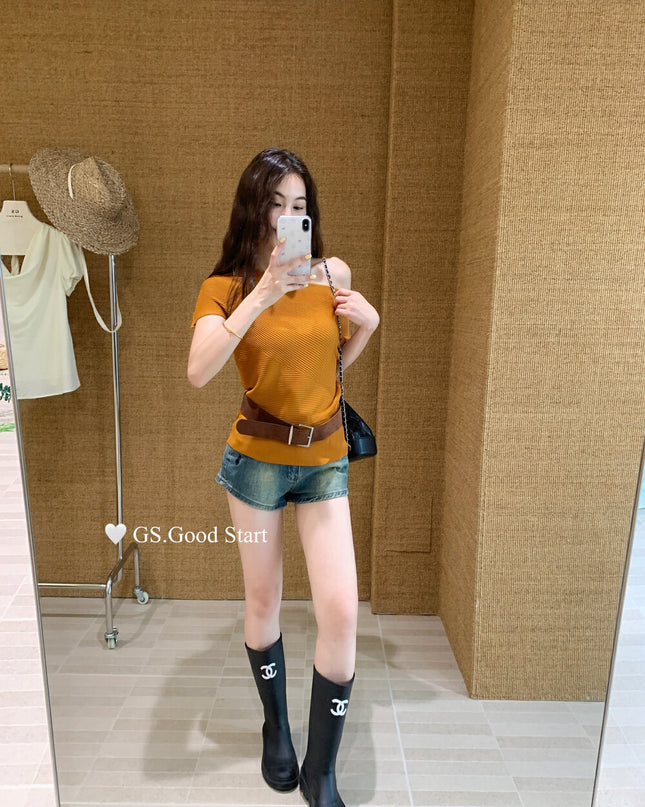 GS.GOOD START Asymmetrical Shoulder Short Sleeve Top
