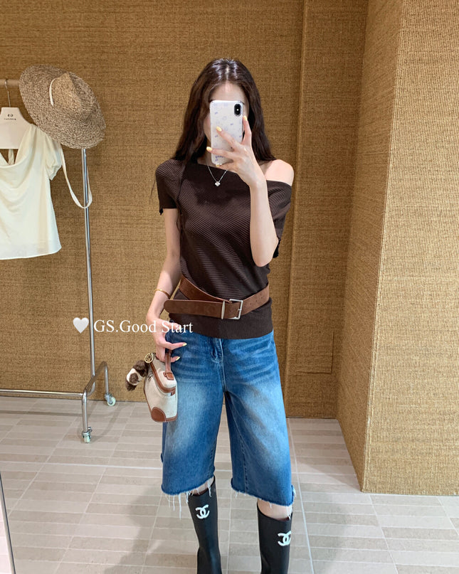 GS.GOOD START Asymmetrical Shoulder Short Sleeve Top