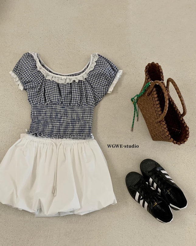 WGWE Lace-Trimmed French Style Checkered Top