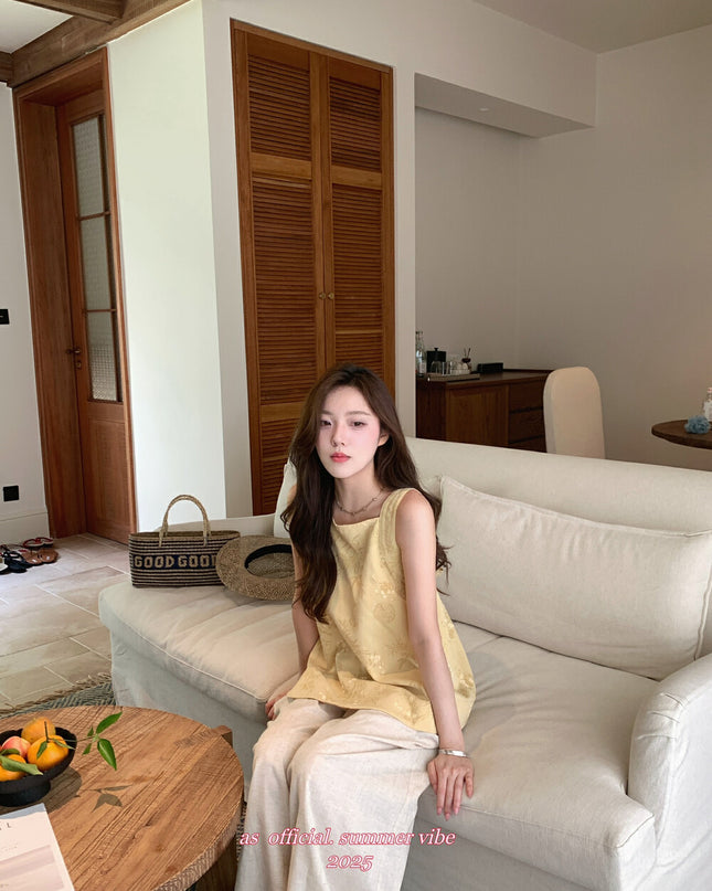 AS OFFICIAL Embroidered Back Tie Floral Top