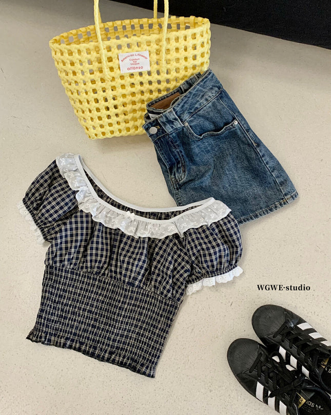 WGWE Lace-Trimmed French Style Checkered Top