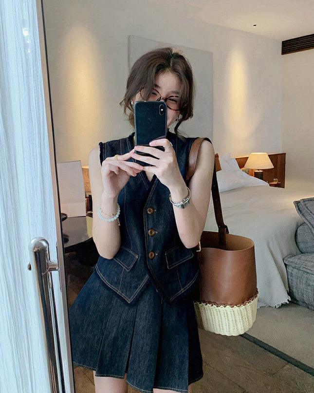WG.WE Trendy Vest Top & Pleated Skirt Set