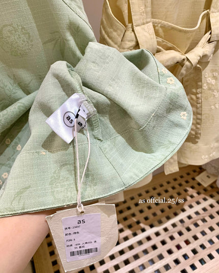AS OFFICIAL Embroidered Back Tie Floral Top
