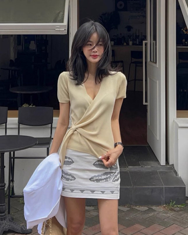 WGWE Korean Style V-Neck Cross Tie Short Sleeve Knit Top